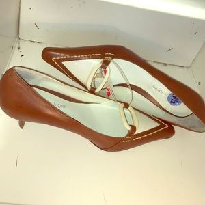 Women’s shoe size 6.5